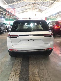 جیپ گراند شیرۆکی